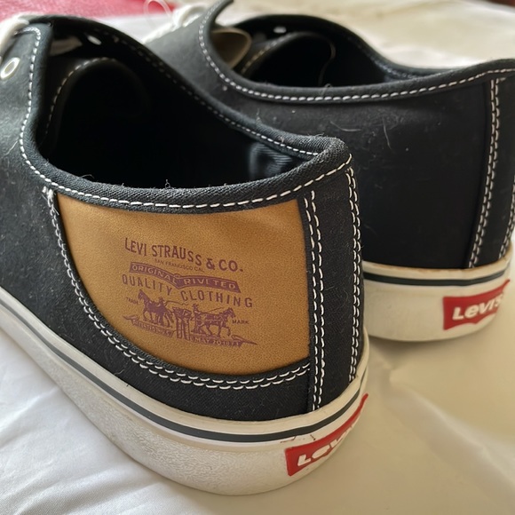 Levi’s men’s black canvas sneakers shoes size 13 BNWT - Picture 3 of 12